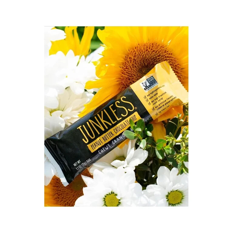 JUNKLESS NonGMO Delicious Chewy Peanut Butter Chocolate Chip Granola