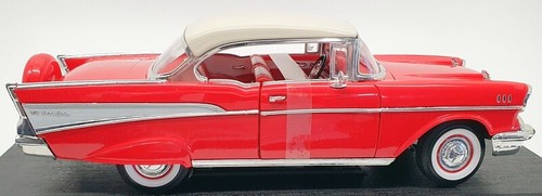 Road Legends 1/18 Scale Model Car 92109 - 1957 Chevrolet Bel Air - Red - Picture 3 of 5
