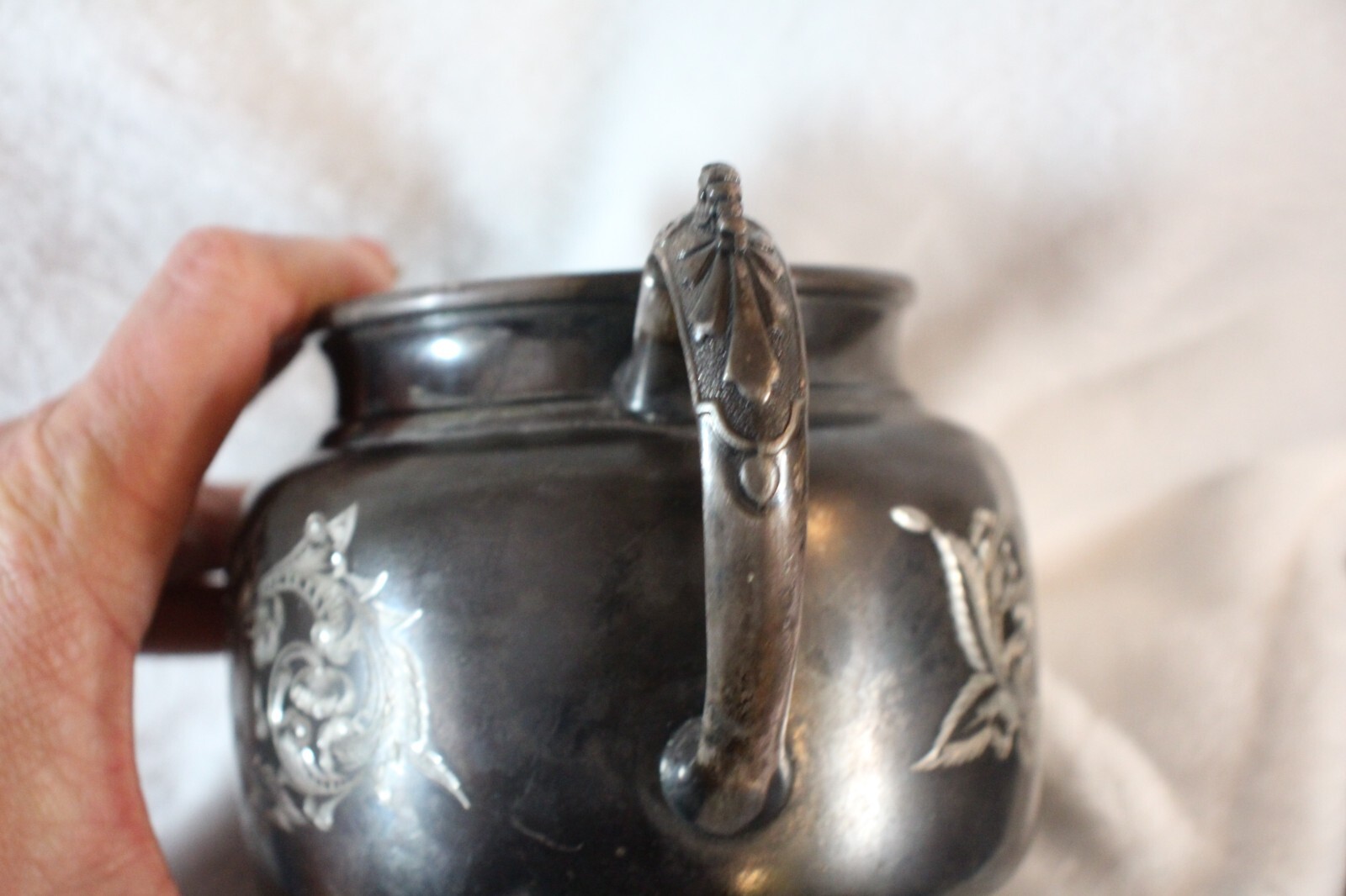 etched  Silver Sugar Bowl Middletown Plate Co. Quadruple plated marked 1120