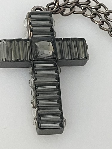 Guess Brand Large Glass Block & Crystal Cross Necklace Gunmetal Goth Long 30” - Picture 7 of 8