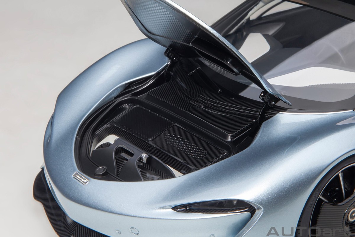McLAREN SPEEDTAIL FROZEN BLUE 1:18 by AUTOART 76086 BRAND NEW