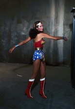 379146 Lynda Carter Wonder Woman 70s TV SHOW WALL ROOM PRINT POSTER US