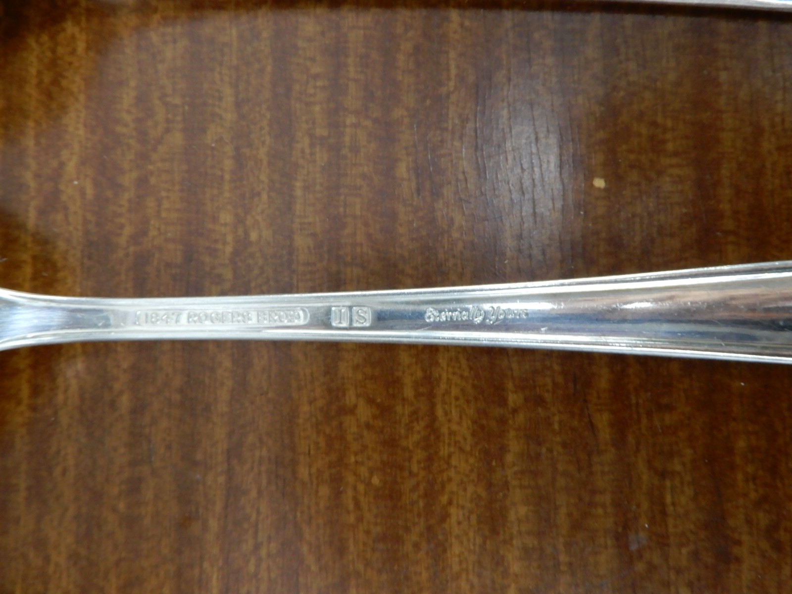 Vintage 53 Pc. 1847 Rogers Bros Eternally  Yours Flatware Silverware Set W/ Box