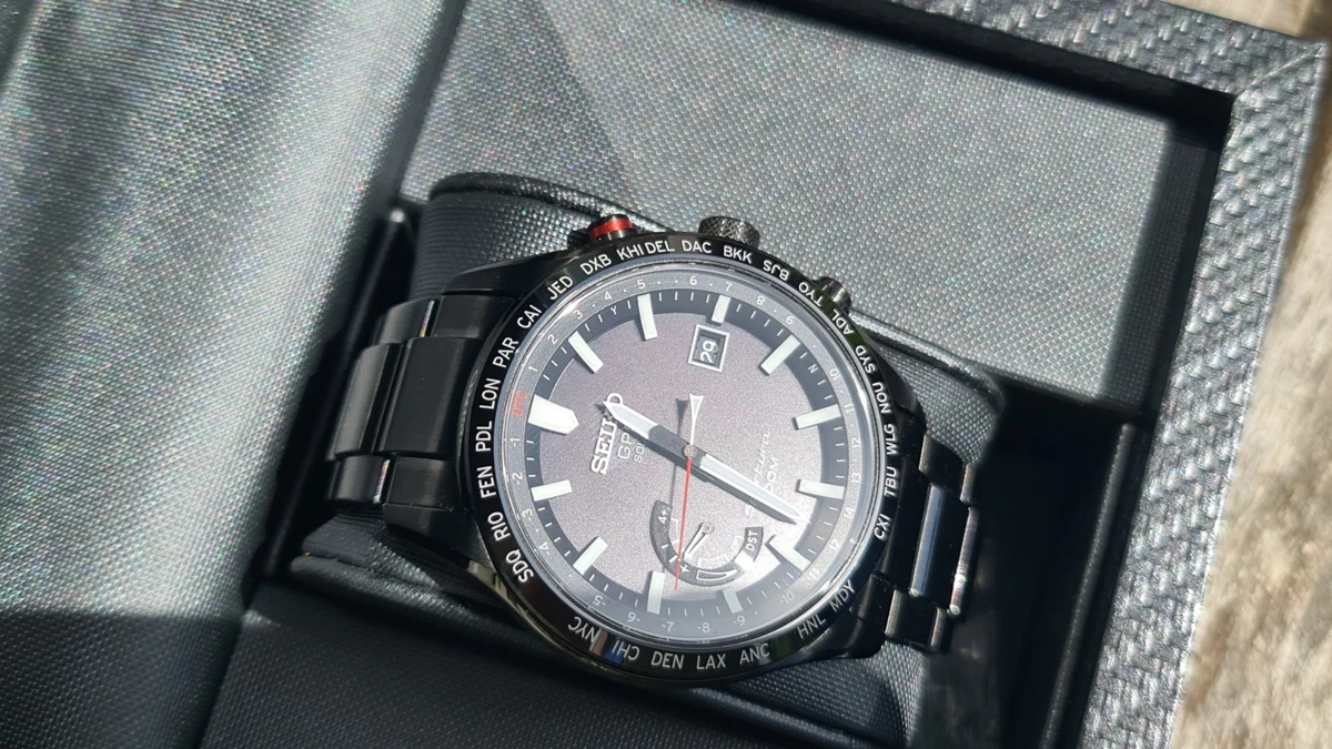 RARE Seiko Sportura GPS Solar World Time - SSF005J -8X22- Astron GPS Technology 