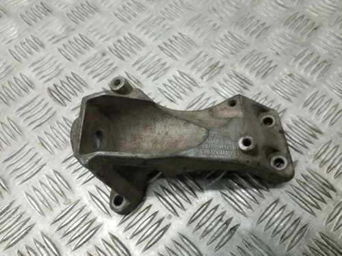 AUDI A4 8E2, B6 Getriebehalter 8E0399114H Diesel 85kw 2004 34769757