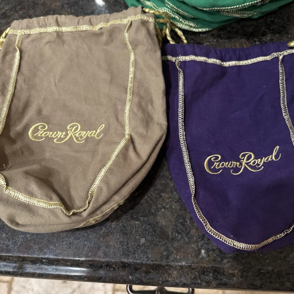 Crown Royal Bolsas con Cordón Lote de 23 Sacos de Coleccionista ENVÍO GRATUITO 7-9” 16-12” Foto 3 de 4