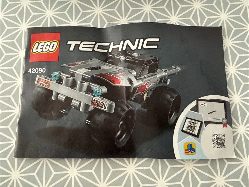 LEGO Technic 42090 Getaway Truck, photo 2 of 5