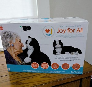 JOY FOR ALL COMPANION Interactive Tuxedo 😺