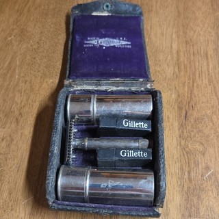 Vintage Gillette Metal Safety Razor Set w/ Carrying Case and Blade Boxes