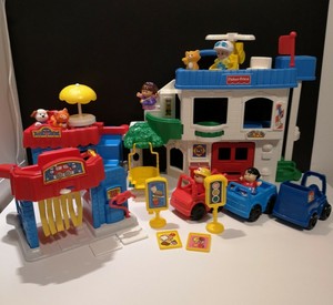 Vintage 1998 Fisher-Price Little People Main Street Complete Set with extras!! | eBay