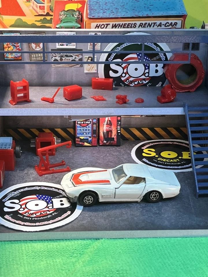 YatMing 1980 Chevrolet Corvette Stingray No 1065 белый литой 1:64 отличное состояние - Изображение 2 из 4