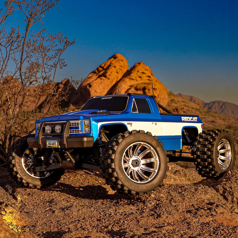 REDCAT RACING VIGILANTE 8S 1/5 SCALE BRUSHLESS RC MONSTER TRUCK W/ 2.4Ghz RADIO - Image 4 of 4
