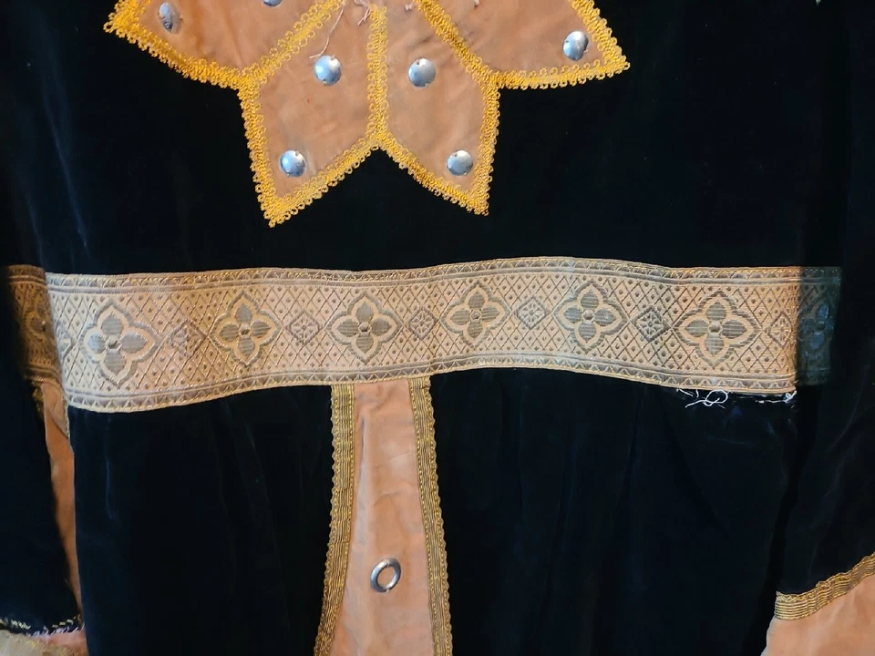 Túnica de colección negra dorada Pascua Cosplay abrigo renacentista LARP disfraz Foto 3 de 4