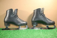 Riedell black figure ice skates w/J Wilson Excel blades V 148