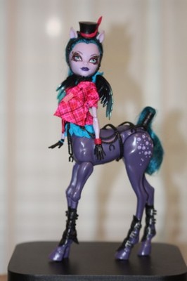 MONSTER HIGH - Avea Trotter - Freaky Fusion Hybrids - Puppe 2014