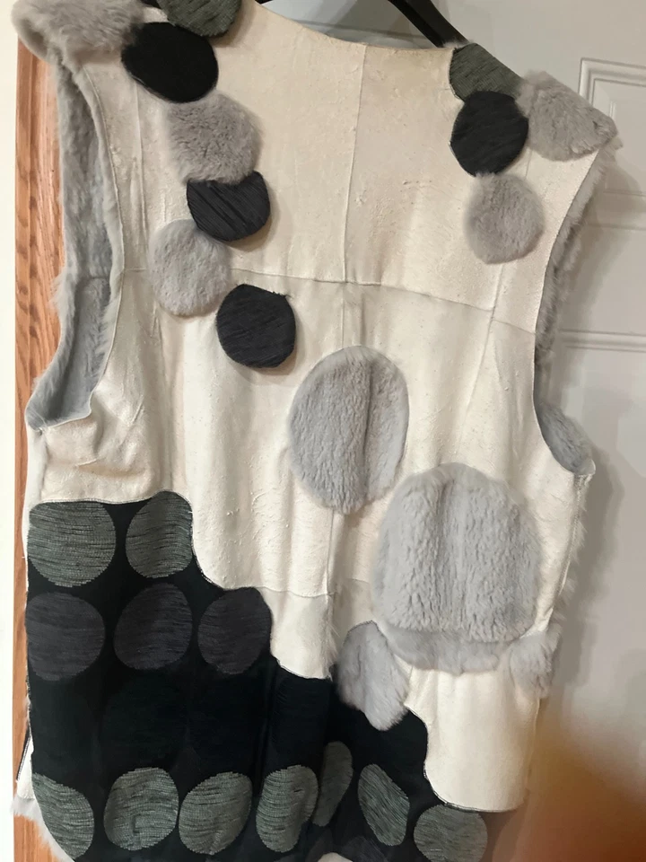 Oversized Reversable Chinchilla Vest in stylish large size very rare - Image 2 of 4