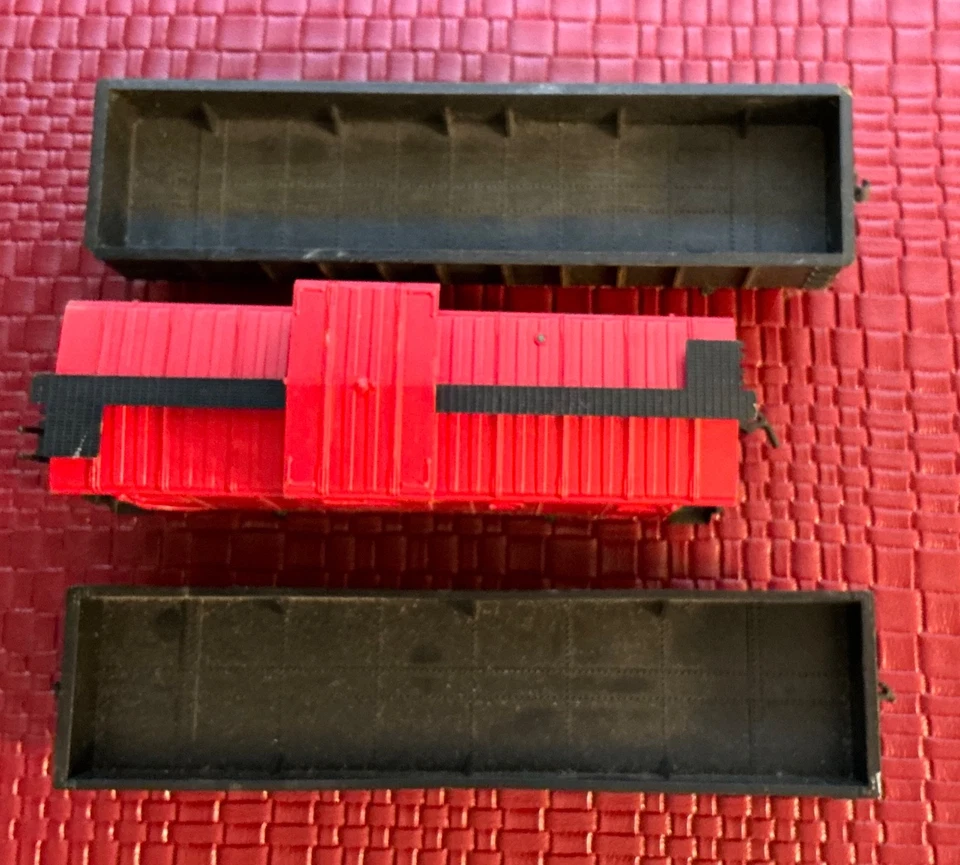 HO Roco Wide Vision Caboose Radio C143 Red (Lot of 3) - Image 3 of 4