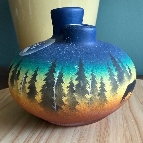 RWA 1999 America Wild Woodland Shadows Hand Painted Pottery Vase Wolf & Forest - Picture 4 of 9