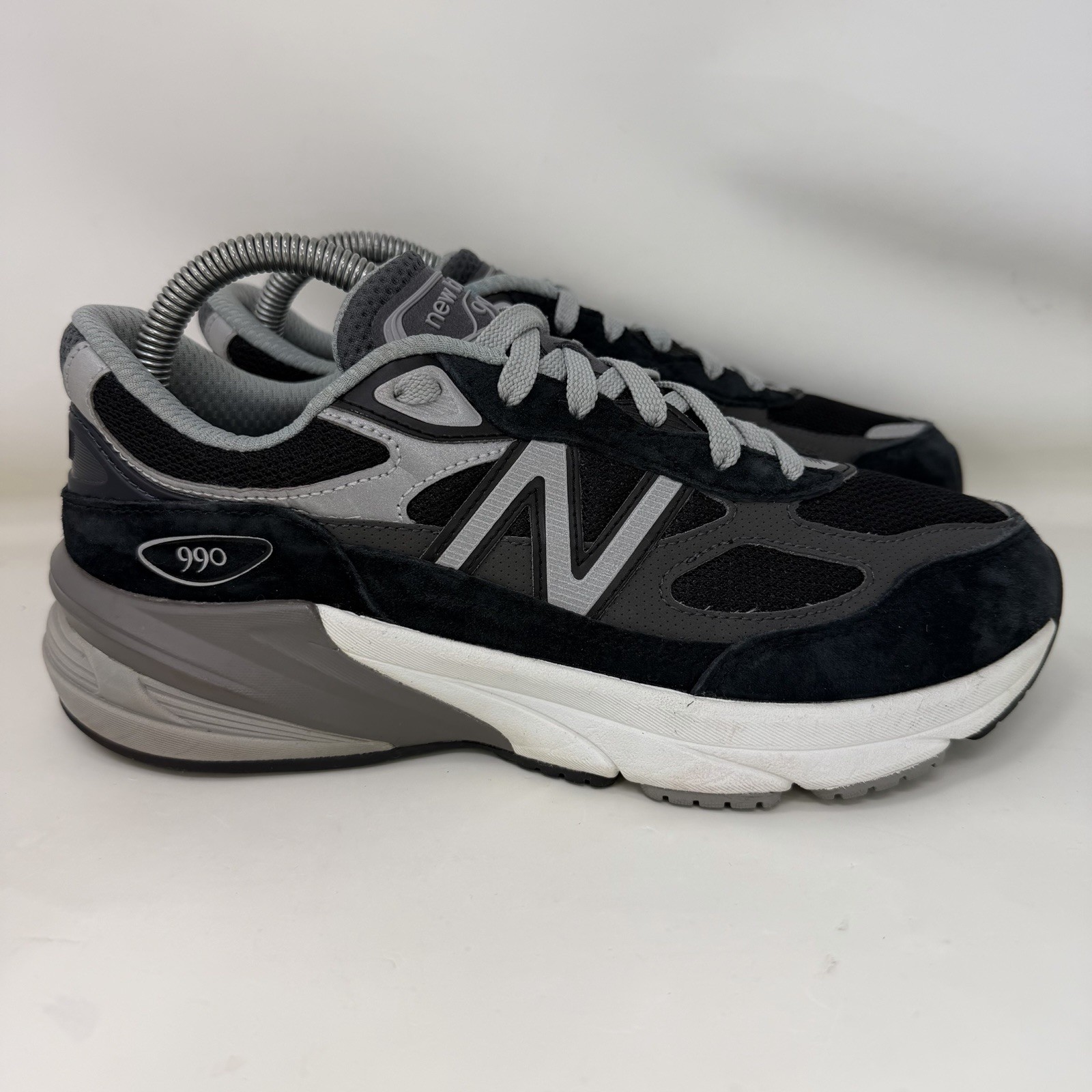 New Balance 990v6 Running Shoes Black Silver Youth Size 7 / Women’s Size 8.5