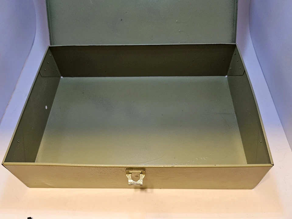 G.I. vintage años 60, 70 TIPO TAQUILLA METÁLICA con figura y accesorios. LOTE Foto 2 de 4