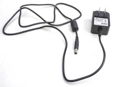 Walthers 942-110 Layout Control System 2-Amp, 12-Volt Filtered DC Power Supply