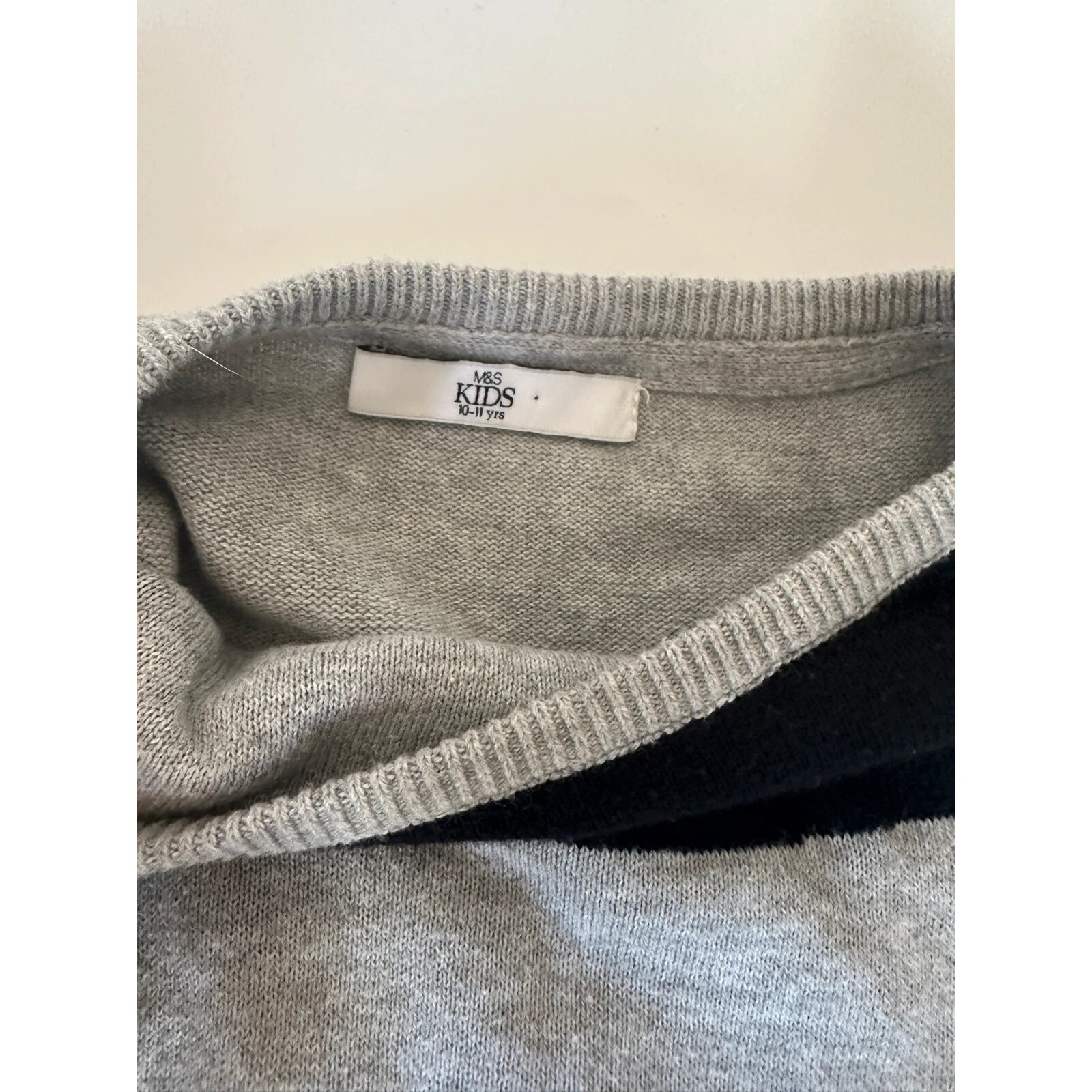 Kids M&S knit jumper age 10 - 11 years image 3