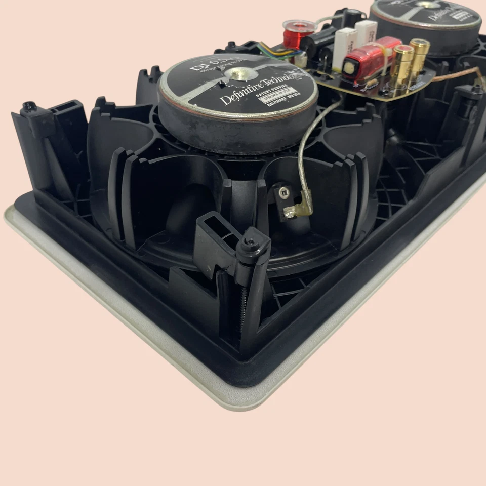 Altavoz de pared Definitive Technology DI6.5LCR (blanco) #U4345 (AR) Foto 2 de 4