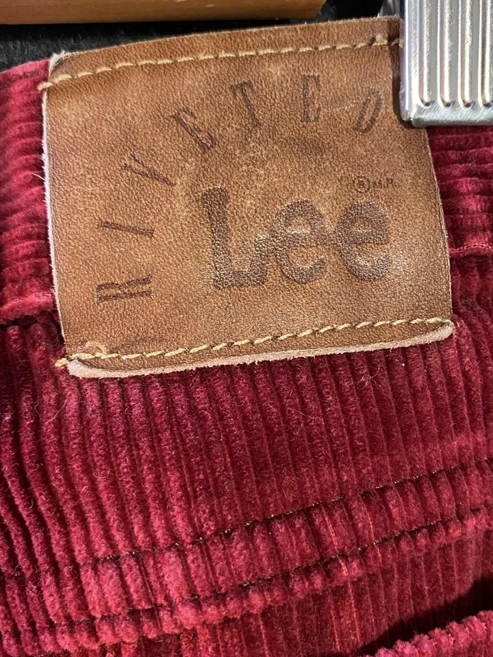 Pantalones Cordoroy Lee remachados rojos para dama talla 14L Foto 3 de 4