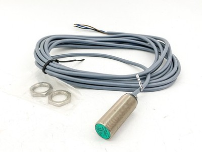 New Pepperl + Fuchs NBB5-18GM50-E2 Proximity Sensor 10-30VDC Y89926 -No Box