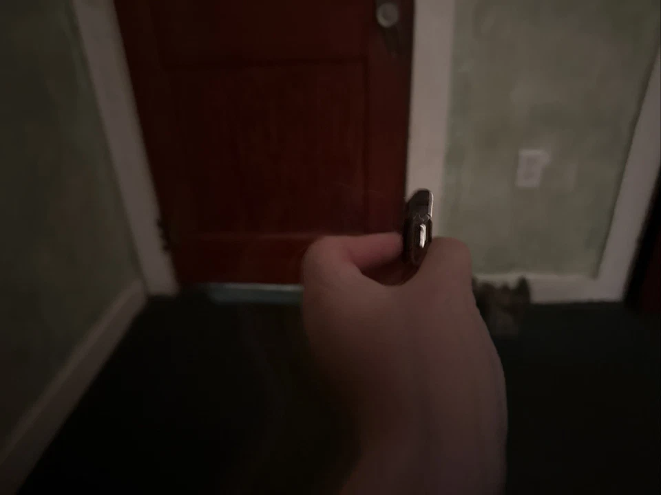 Encendedor Corona Vintage Tono Plateado con/Encendedor Pistola Negro Foto 4 de 4