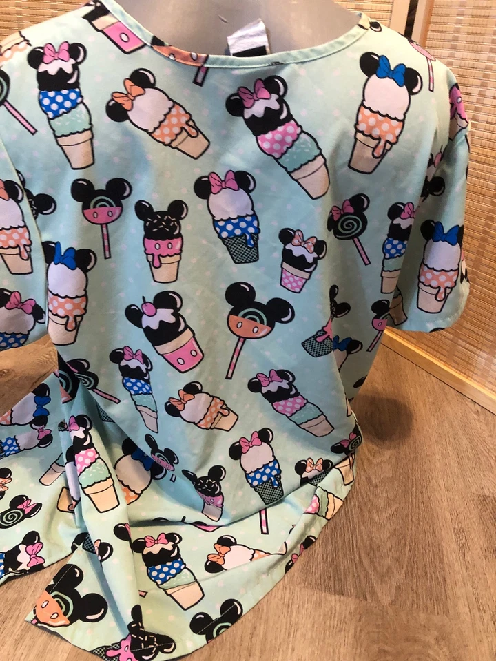 Scrubs Scrub Top Cartoon Disney Mickey and Minnie Mouse Ice Cream Cones 2XL H562 - Image 3 of 4
