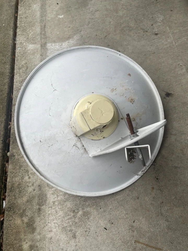 Ubiquiti PowerBeam M5 PBE-M5-300 5GHz 22dBi 802.11a/b/g/n With POE - Image 2 of 2