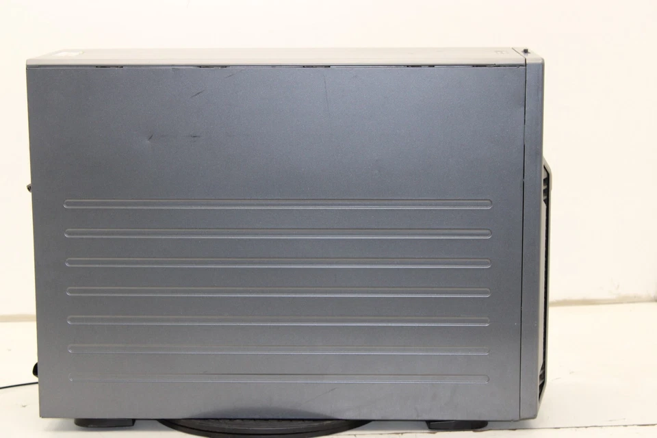 Servidor Dell Poweredge T610 doble Intel Xeon E5520 6 GB de RAM sin unidades Foto 2 de 4