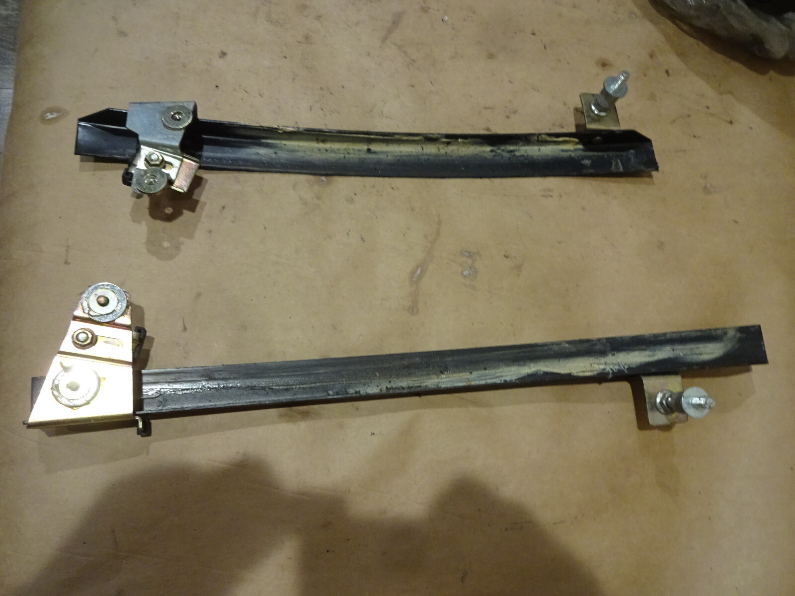 Maserati 4200 Coupe LH Door Glass Guides/ Pair