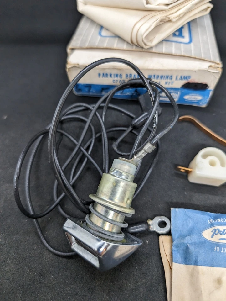 FORD FAIRLANE FALCON 1967 KIT DE LUCES DE ADVERTENCIA DE FRENO DE ESTACIONAMIENTO MANUAL DE EMERGENCIA NUEVO EN STOCK Foto 4 de 4