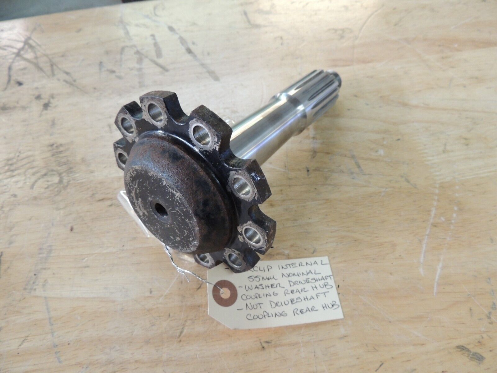 93 Bentley - Rolls Royce  DRIVESHAFT REAR HUB UG14695 (includes nut/washer/clip)