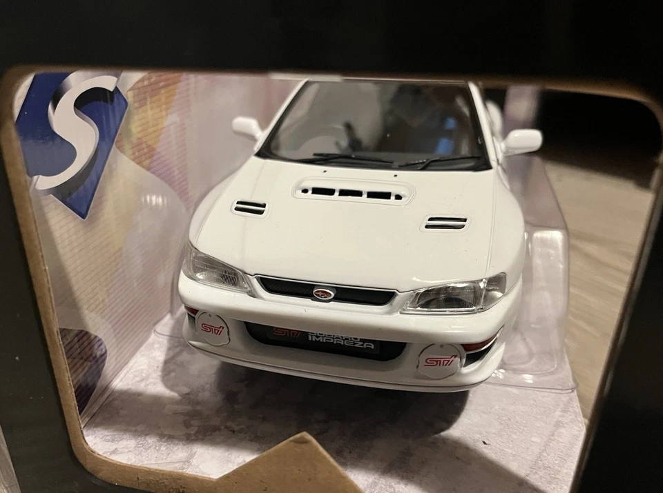 Miniature Solido Subaru Impreza 1/18 - Photo 3/4
