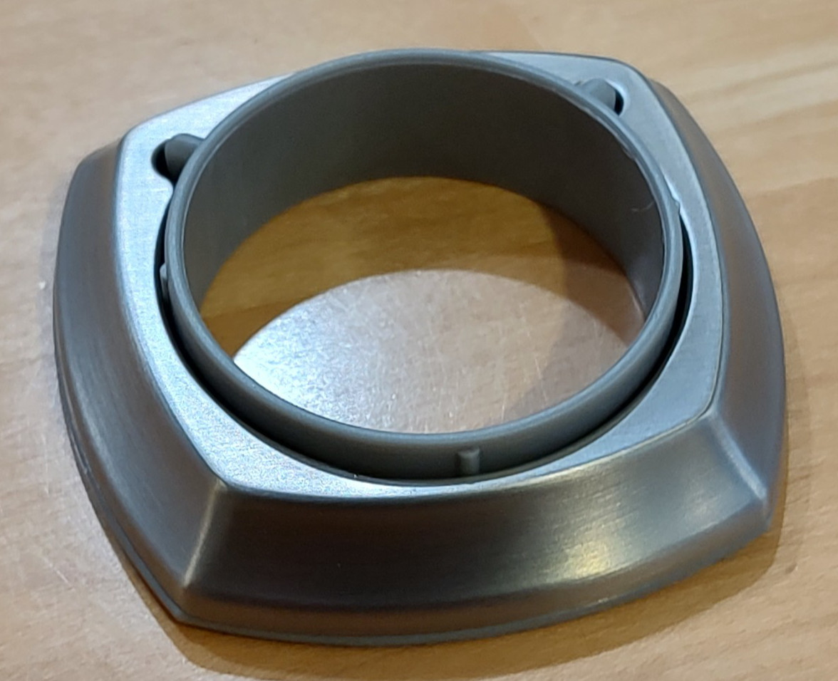 DELTA - PORTWOOD - 1 HOLE FLANGE + GASKET - SPOTSHIELD BRUSH