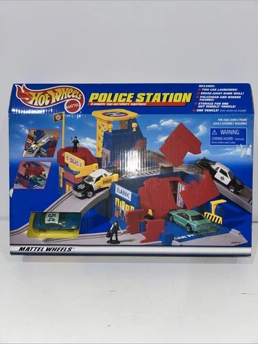Hotwheels Vintage 1998 Police Station Playset With Exclusive Car