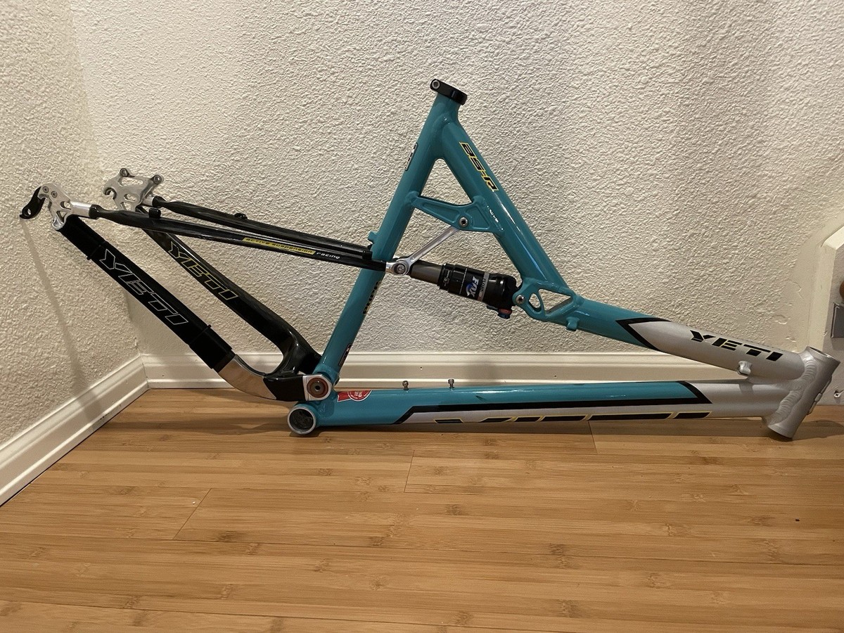 Yeti AS-R SL Frame Medium 19” Mountain Bike 26” Wheel Carbon Rear