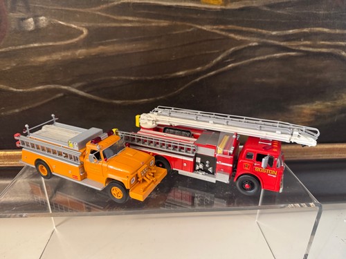 Athern Ford C Ford F-850 Fire Engine Pumper County Fire 1:50
