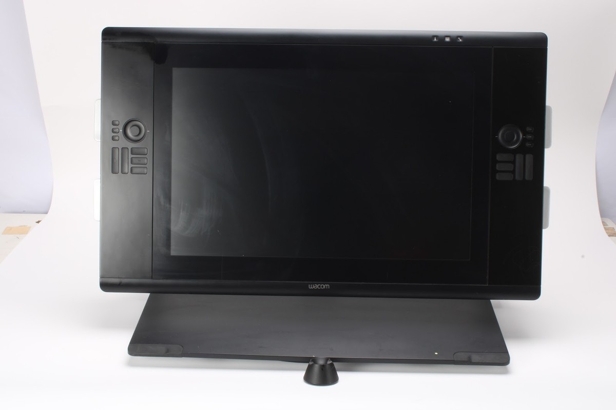 Wacom Cintiq 24HD DTK-2400/K0 状態良好 正常動作品 Wacom User Help (DTK-2400)