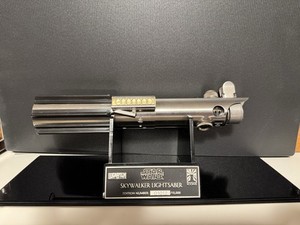 Star Wars Icons Authentic Replicas 1997 Skywalker Lightsaber 1:1 