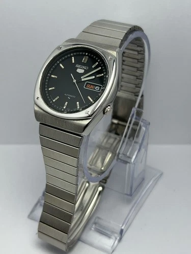Vintage Seiko 5 Automatic  Movement Men’s Wrist Watch Japan Made