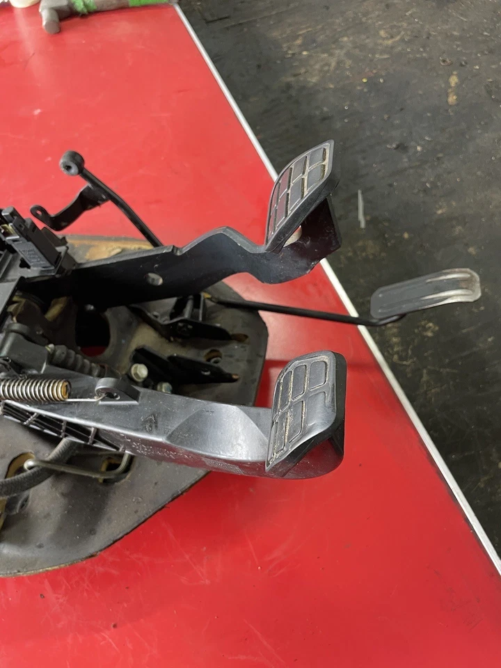 Volkswagen транспортер T4 педали в сборе педали левый руль 701721315B VW - Изображение 3 из 4