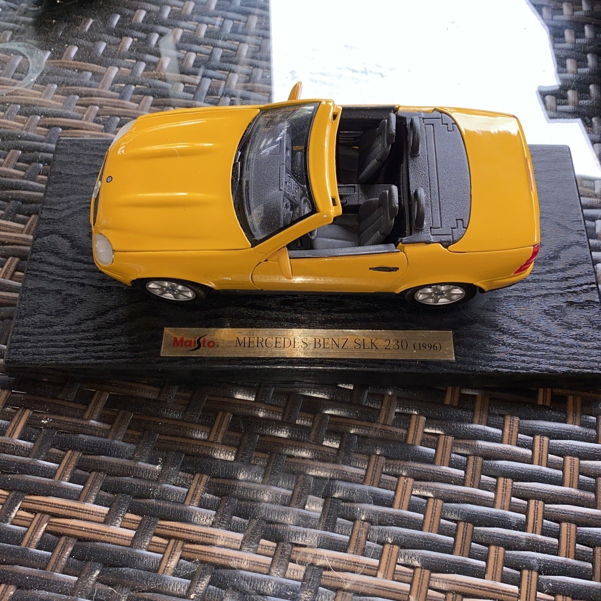 Maisto Special Edition Mercedes Benz SLK 230 Model- Diecast Yellow