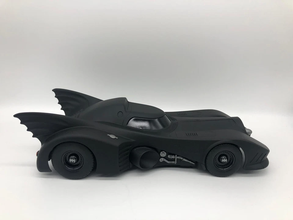 Jada DC Comic Batman Batmobile RC Toy Vehicle 1:16 Scale Hollywood Rides 1989 - Image 2 of 4
