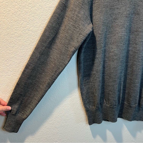 Men’s Jeremy Argyle gray merino wool v-neck pullo… - image 3
