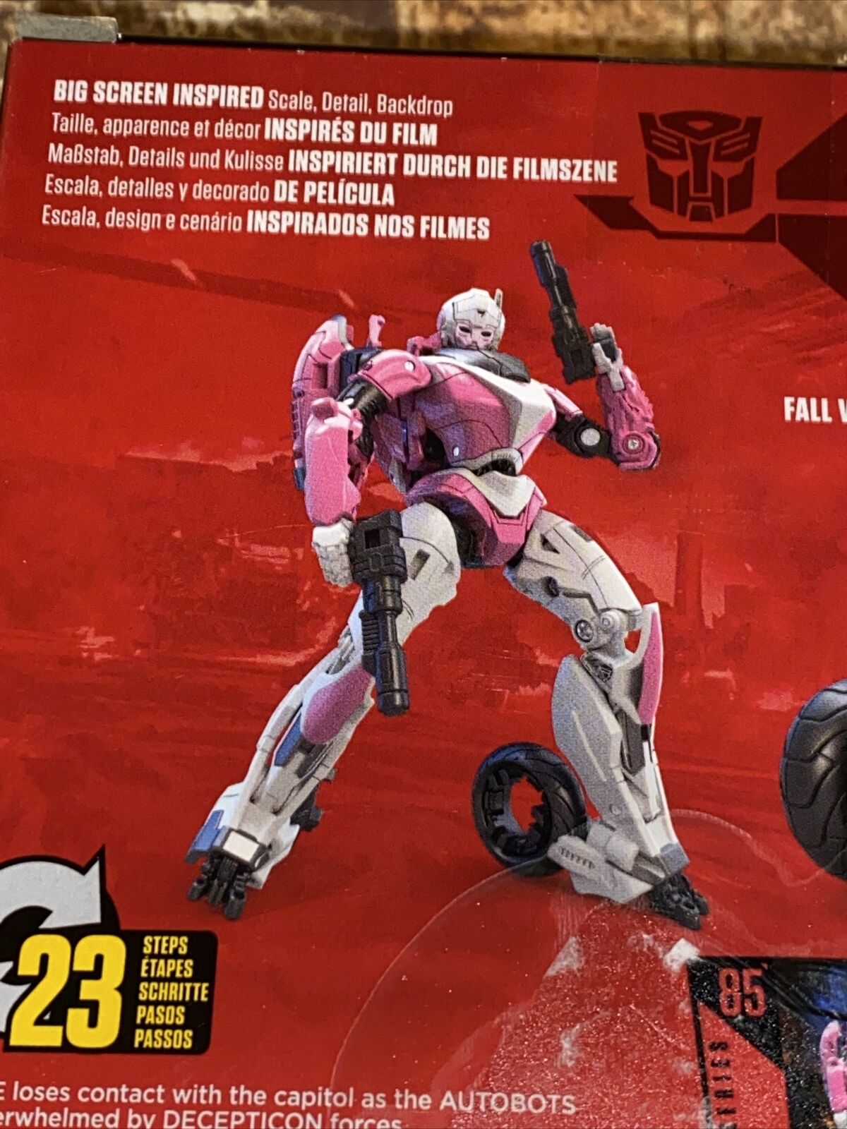 Transformers Studio Series: 85 Deluxe Class Bumblebee Arcee Action Fig —  MyShopville