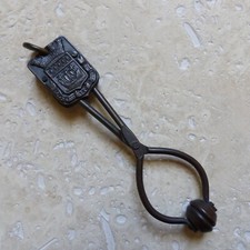 SUPERB ANTIQUE SKIRT LIFTER BLAZON DESIGN 34
